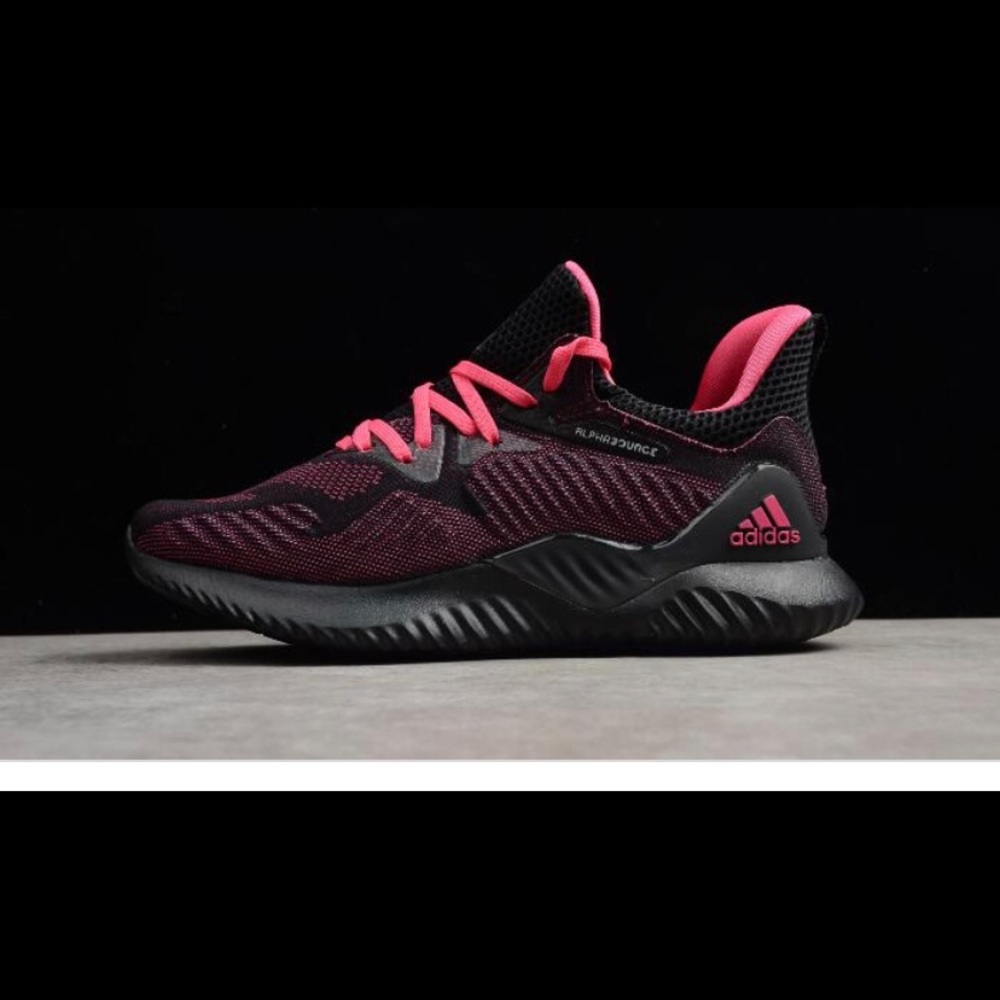 NWOT ADIDAS AlphaBounce beyond